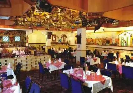 Grand Astoria - 32