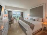 Royale Deluxe room with lagoon view