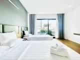 Grand Double room with balcony and with city view