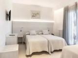 Standard Double room with partial sea view