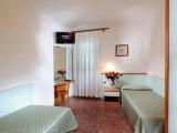 Standard Twin room with balcony