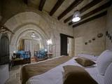 Deluxe Cave Double room