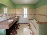 1 Bedroom Comfort room
