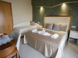 Standard Triple room with sea view