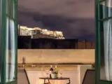Suite with city view