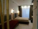 1 Bedroom Apartment with garden view