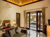 Bungalow with pool view