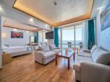 Junior Suite with balcony and seafront