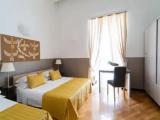 Standard Triple room with city view