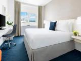 Trendy room with bay view
