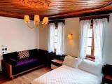 Standard Triple room with pool view
