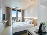 Deluxe room with partial ocean view