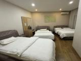 1 Bedroom Deluxe Quadruple room with city view