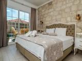 Standard room with pool view