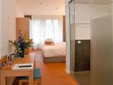 Standard room with city view