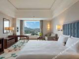 Deluxe room with lake view
