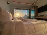 Deluxe Double Suite with Jacuzzi