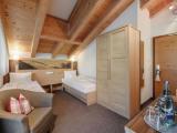 Standard Twin room with balcony