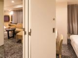 Connecting room