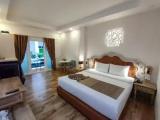Deluxe Double room with pool view