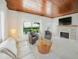 2 Bedrooms Cottage beachfront