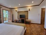 Deluxe room with partial sea view