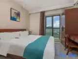 Suite with city view