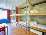 Sextuple room