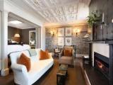 Suite with lake view