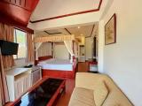 Superior room with balcony and with mountain view