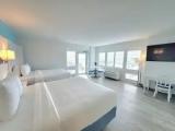 Premium Quadruple room with pool view