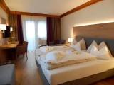 Standard room with mountain view