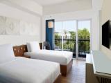 Deluxe Twin room with pool view