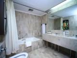 3 Bedrooms Apartment
