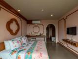 Deluxe room with balcony and with city view
