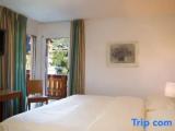 2 Bedrooms Suite with balcony and with mountain view