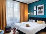 Standard Triple room with sea view