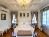 1 Bedroom Luxury Double room with pool view