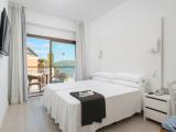 Standard Double room with partial sea view