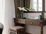 2 Bedrooms Standard Family room with mountain view