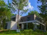 5 Bedrooms Villa