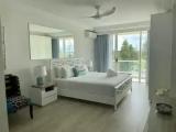 1 Bedroom Superior room with balcony and with partial ocean view