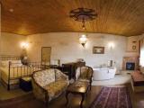 Deluxe Double Cave Room