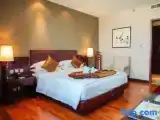 1 Bedroom Business Suite