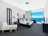 4 Bedrooms Apartment with ocean view