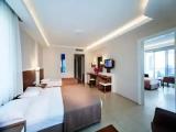 Quintuple Family Suite