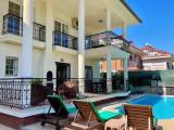 3 Bedrooms Villa with balcony