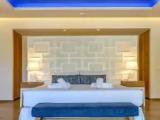 Junior Suite with partial sea view