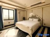 Deluxe Double room with city view