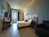 Standard Triple room with sea view